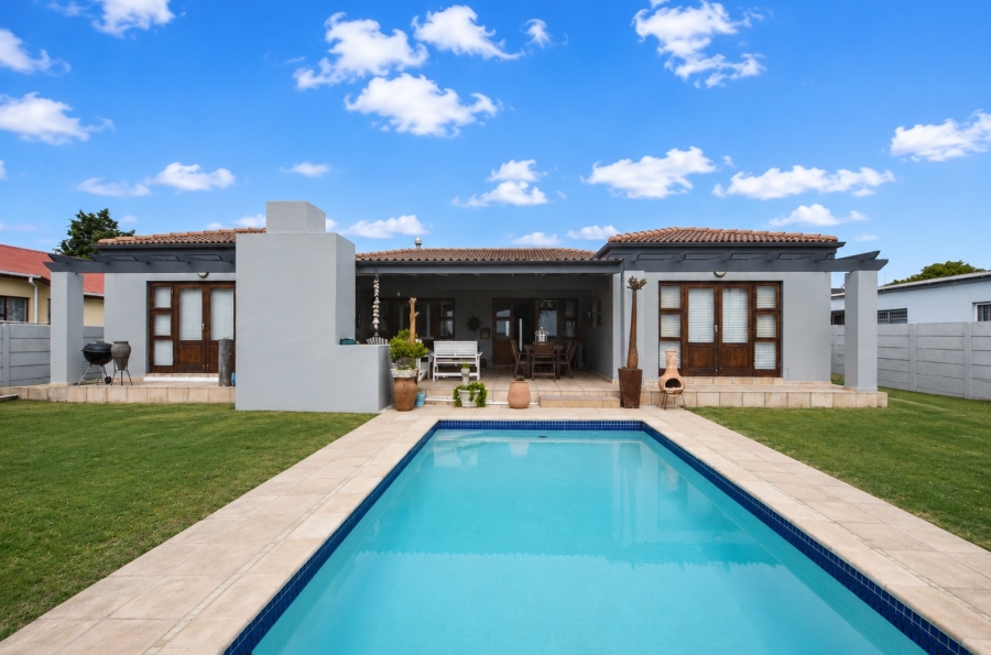 4 Bedroom Property for Sale in Yzerfontein Western Cape
